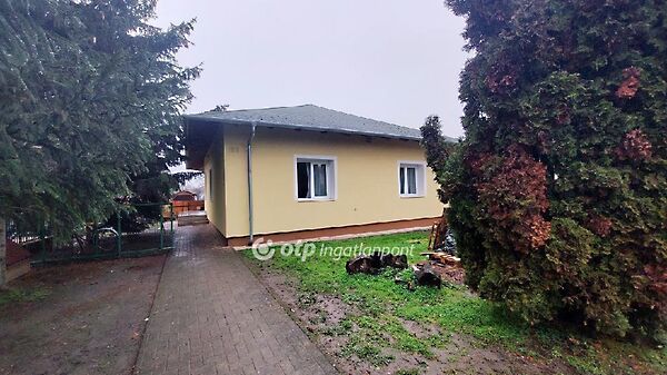Eladó ház Gárdony