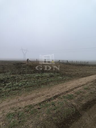 Eladó földterület Fót