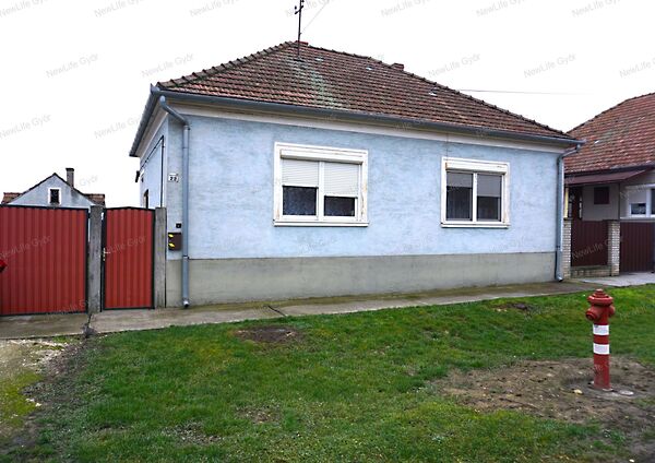 Eladó ház Bősárkány