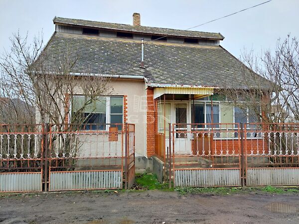 Eladó ház Hajdúnánás