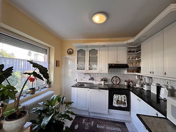 Eladó ház Várpalota