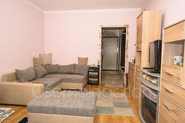 Eladó lakás Csorna