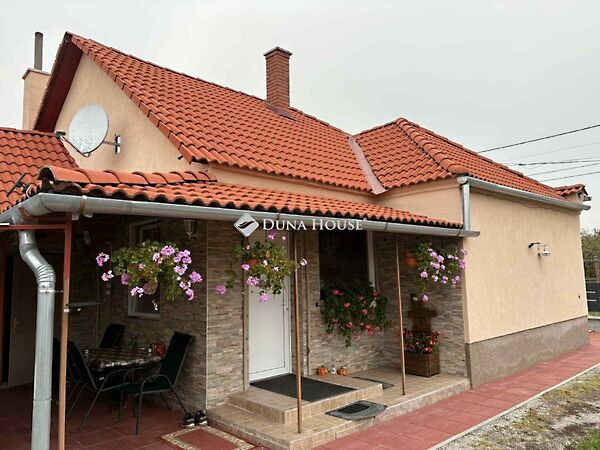 Eladó ház Rábapatona