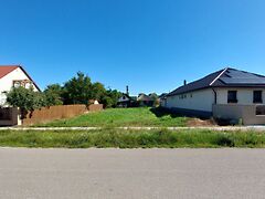 Eladó földterület Cece