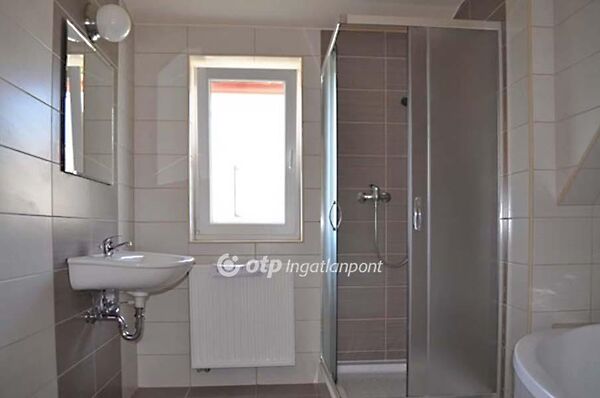 Eladó ház Gárdony