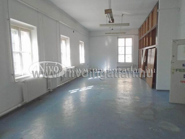Kiadó üzleti Veszprém