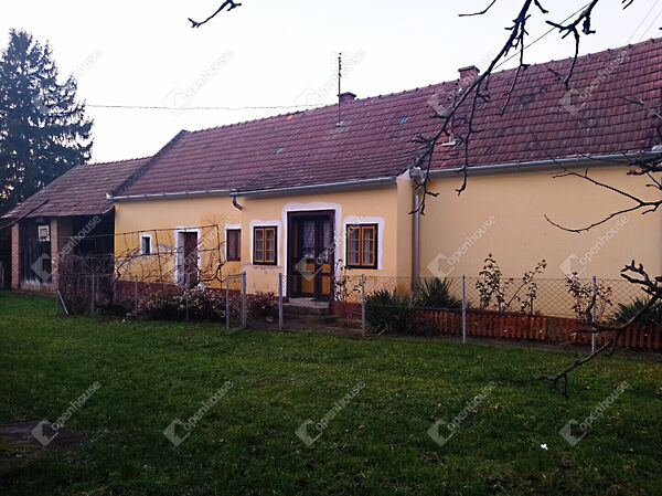 Eladó ház Halastó