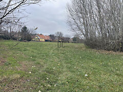 Eladó földterület Abony