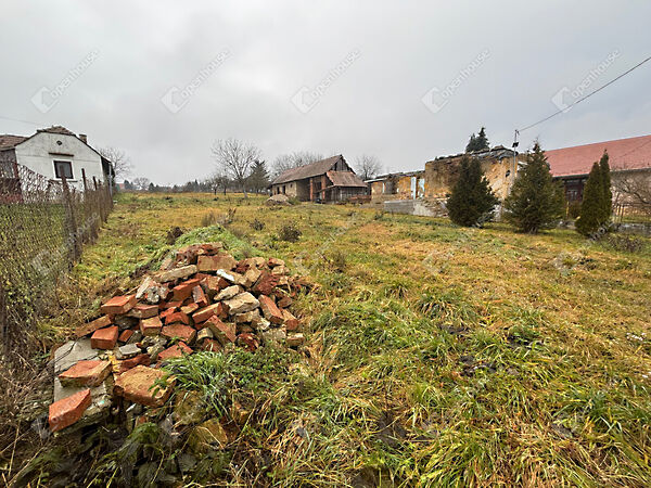 Eladó földterület Szentliszló