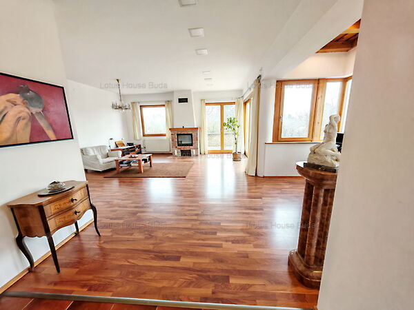 Eladó ház Budapest, II. kerület, Széphalom