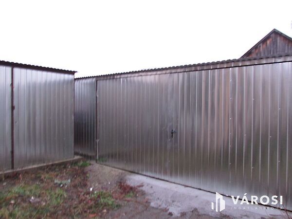 Eladó garázs Balassagyarmat