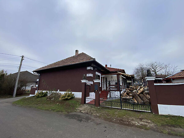 Eladó ház Verseg