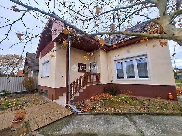 Eladó ház Tápiószecső