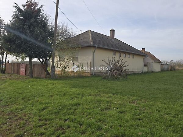 Eladó ház Görcsöny