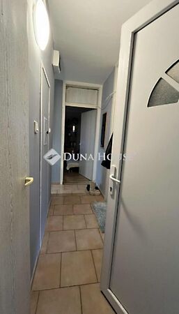 Eladó lakás Pétfürdő