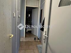 Eladó lakás Pétfürdő