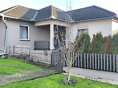 Eladó ház Úrkút