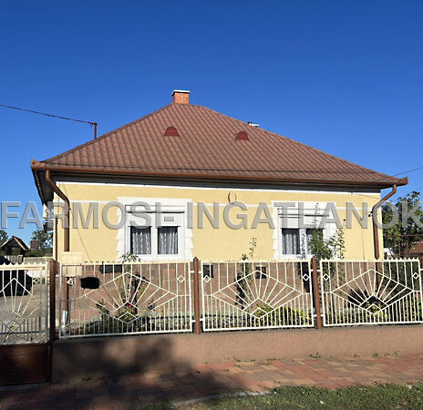 Eladó ház Mezőkeresztes