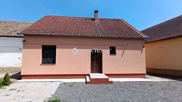 Eladó ház Lippó