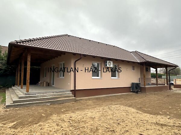 Eladó ház Veresegyház