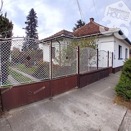 Eladó ház Lajosmizse