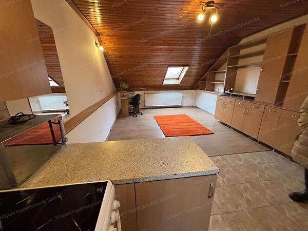 Eladó üzleti Tatabánya, Kertváros