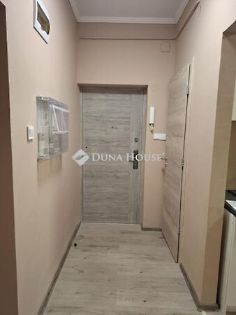 Eladó lakás Szekszárd