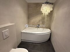 Eladó lakás Budapest, III. kerület