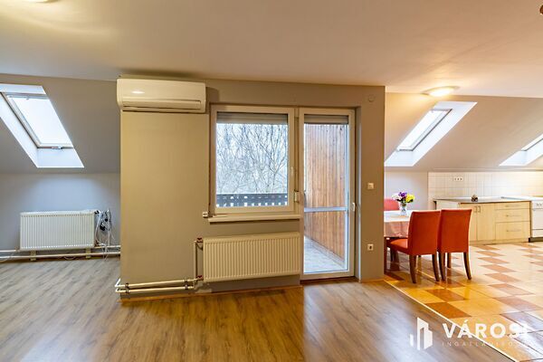 Kiadó lakás Üröm