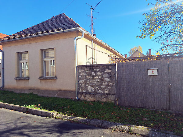 Eladó ház Tapolca, Kertváros