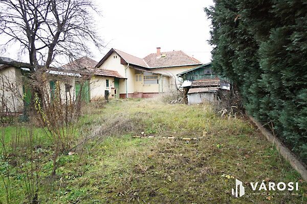 Eladó ház Budapest, XVIII. kerület, Újpéteritelep