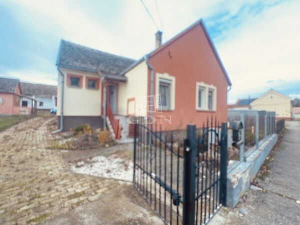 Eladó ház Ivándárda