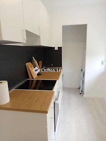 Eladó lakás Komló