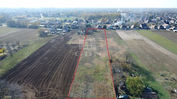 Eladó földterület Pilis