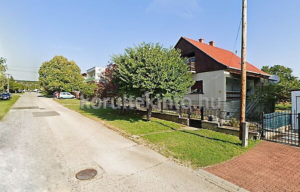 Eladó nyaraló Balatonfűzfő