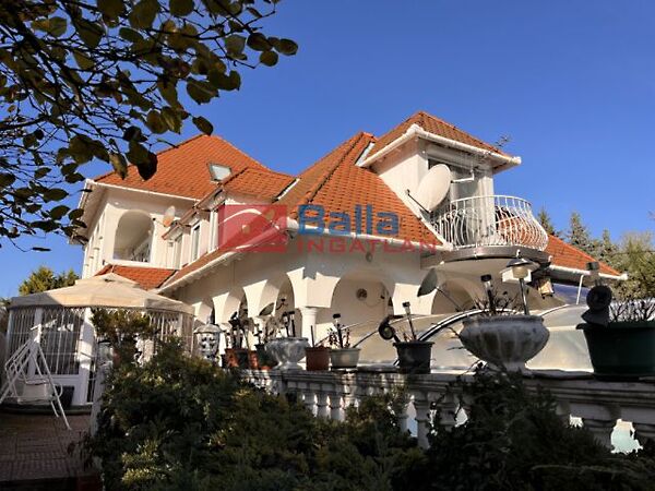 Eladó ház Budakalász