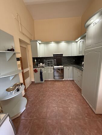 Eladó lakás Székesfehérvár