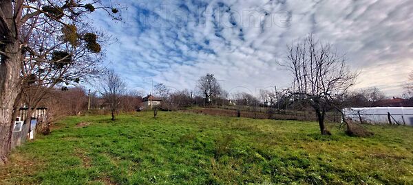 Eladó földterület Bálványos