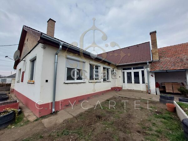 Eladó ház Érsekcsanád