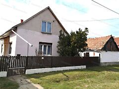 Eladó ház Fegyvernek