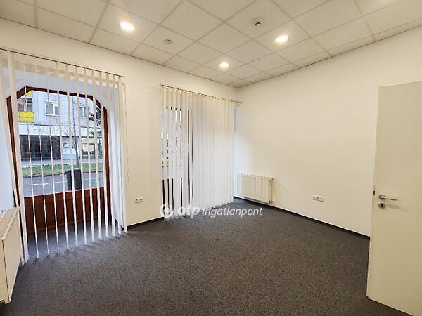 Kiadó üzleti Szolnok