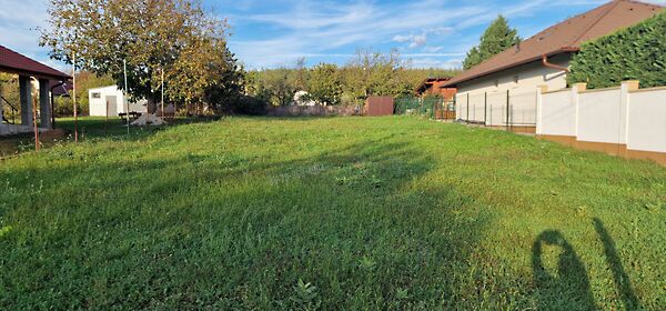 Eladó földterület Csörög