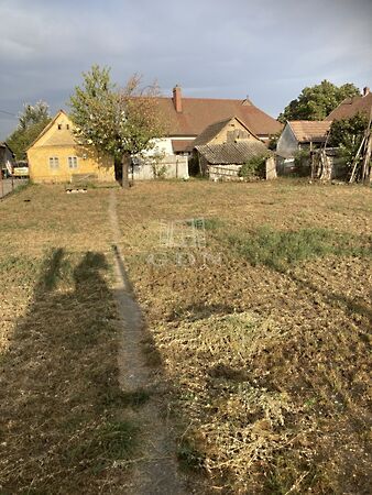 Eladó földterület Baja