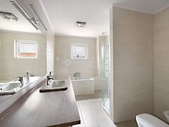 Eladó ház Budapest, III. kerület