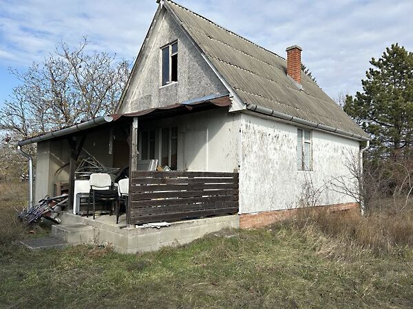 Eladó nyaraló Balatonkenese