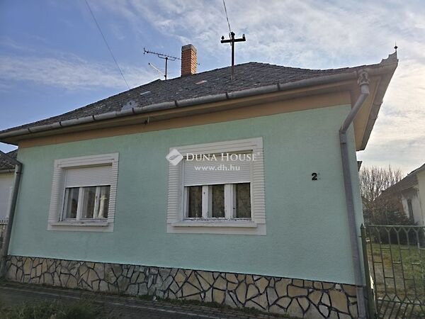Eladó ház Csesztreg