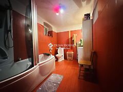 Eladó ház Kesztölc