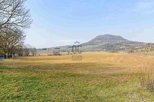 Eladó földterület Káptalantóti