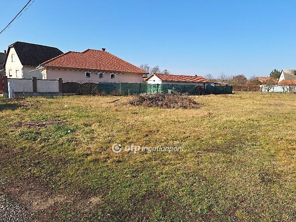 Eladó földterület Tiszafüred