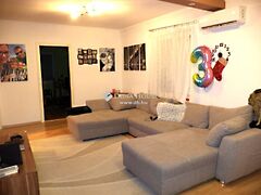 Eladó ház Kápolnásnyék